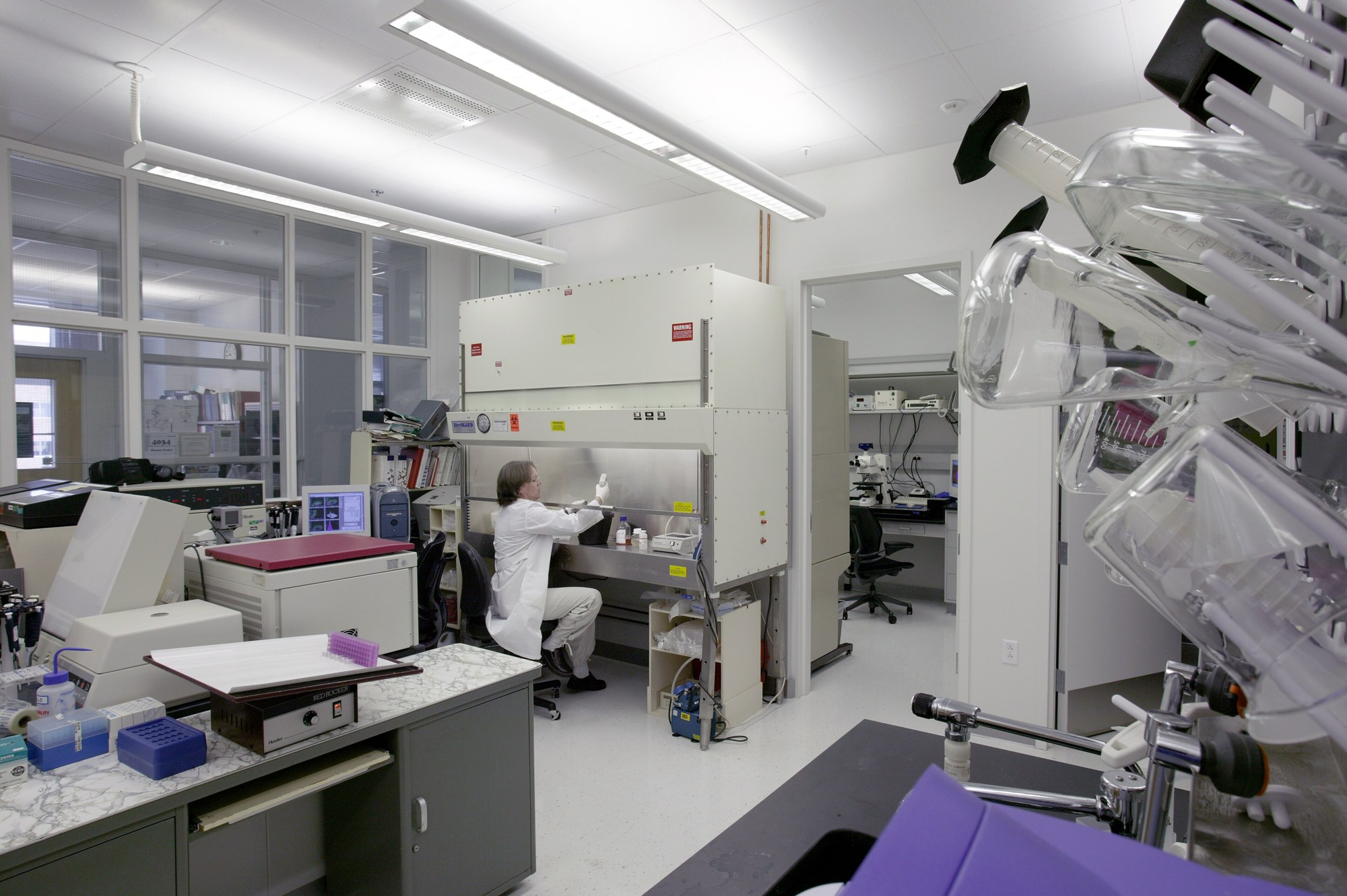Laboratory benches inside the FDA Life Sciences Laboratory in Building 64 at White Oak.